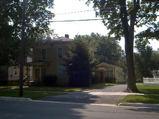 404 Erie St