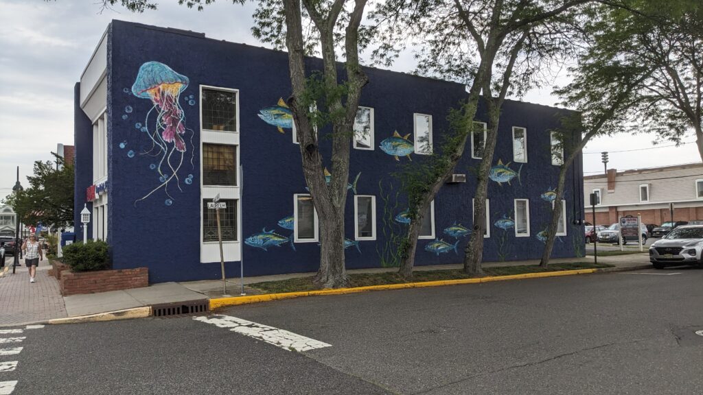 This image has an <a aria-describedby=